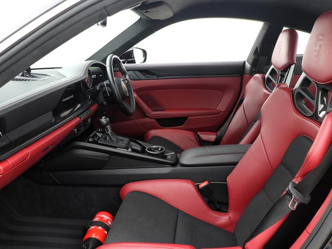 PORSCHE 911 Photo 39