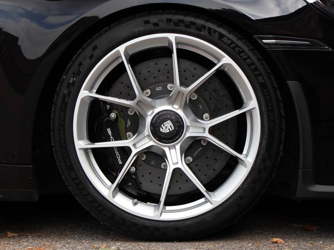 PORSCHE 911 Photo 4