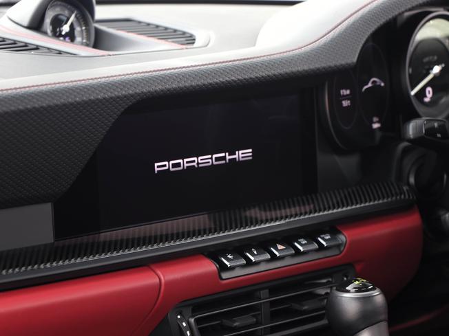 PORSCHE 911 Photo 40