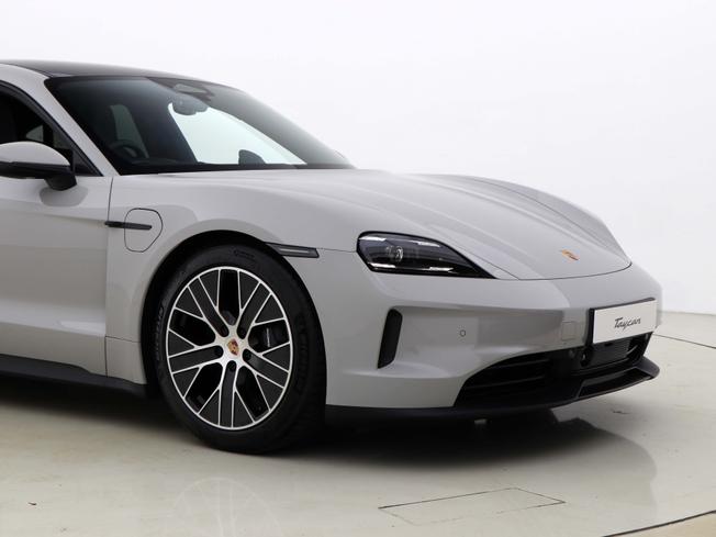 PORSCHE Taycan Photo 10