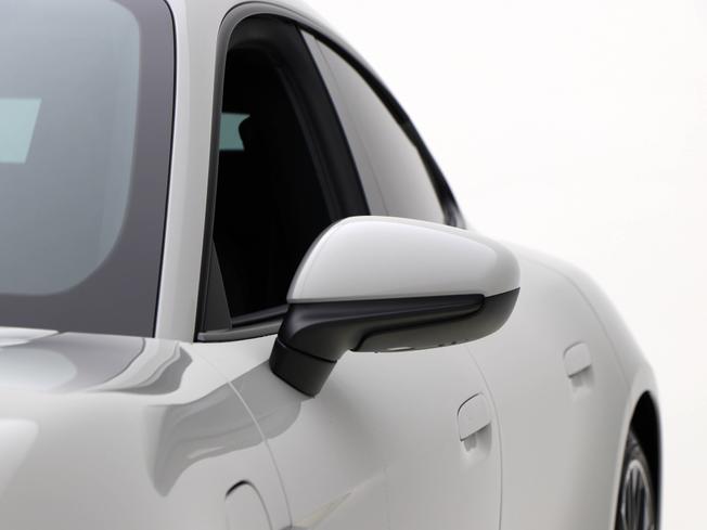 PORSCHE Taycan Photo 14