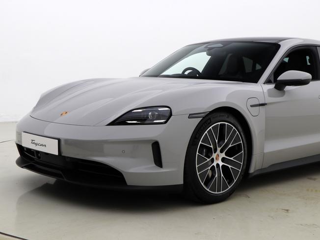 PORSCHE Taycan Photo 15
