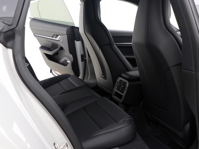 PORSCHE Taycan Photo 22
