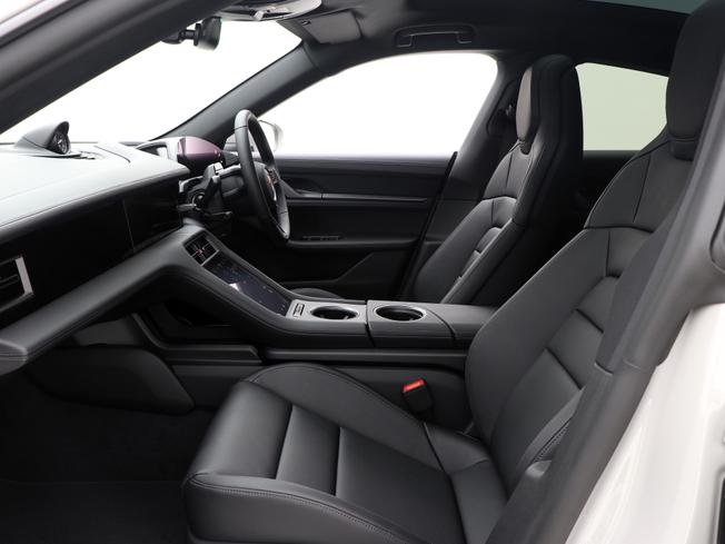 PORSCHE Taycan Photo 25
