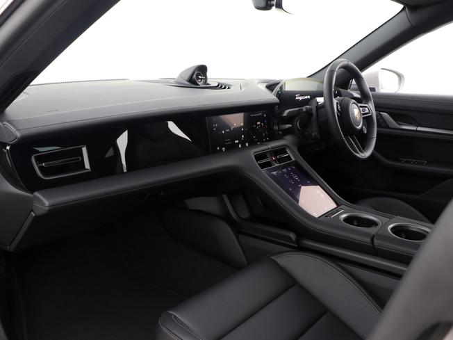 PORSCHE Taycan Photo 3