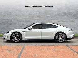 PORSCHE Taycan Photo 5