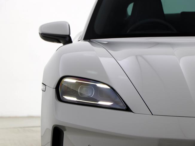 PORSCHE Taycan Photo 9