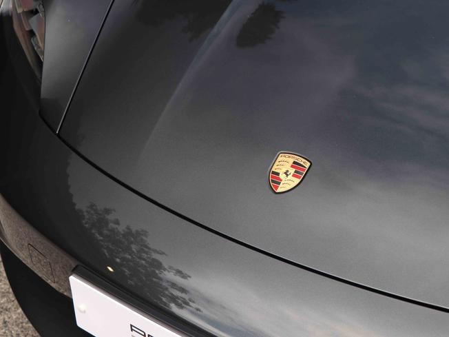 PORSCHE Taycan Photo 33