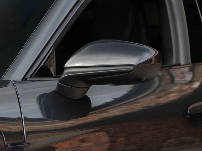 PORSCHE Taycan Photo 35