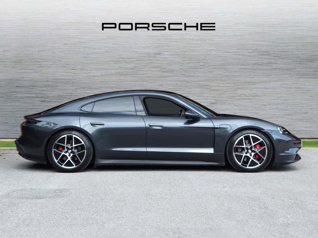 PORSCHE Taycan Photo 5