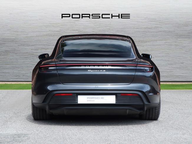 PORSCHE Taycan Photo 8