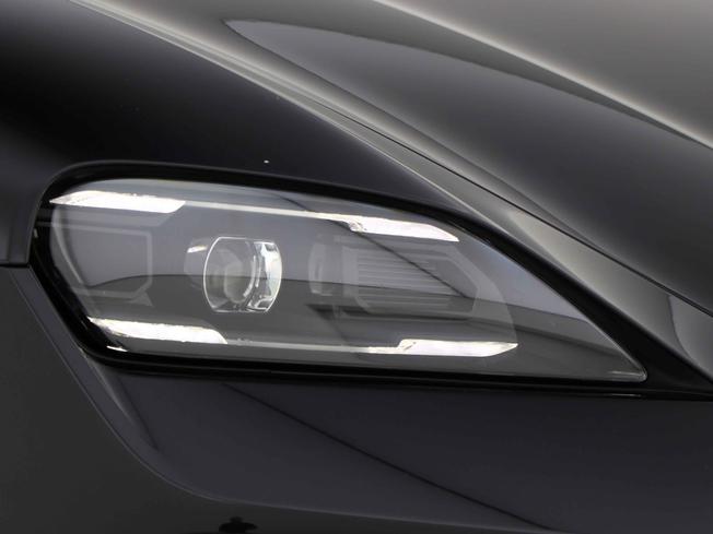 PORSCHE Taycan Photo 15