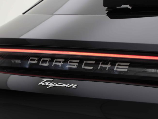 PORSCHE Taycan Photo 21