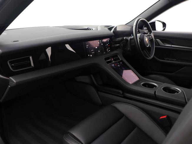 PORSCHE Taycan Photo 3