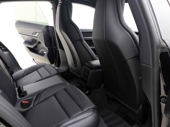 PORSCHE Taycan Photo 30