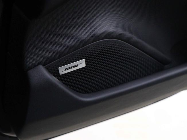 PORSCHE Taycan Photo 31