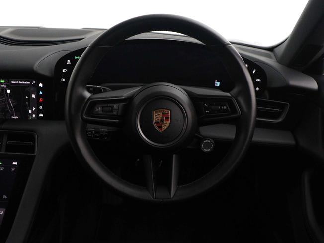 PORSCHE Taycan Photo 32
