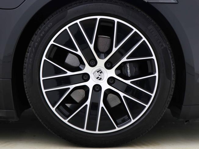 PORSCHE Taycan Photo 4
