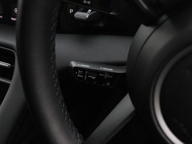 PORSCHE Taycan Photo 49