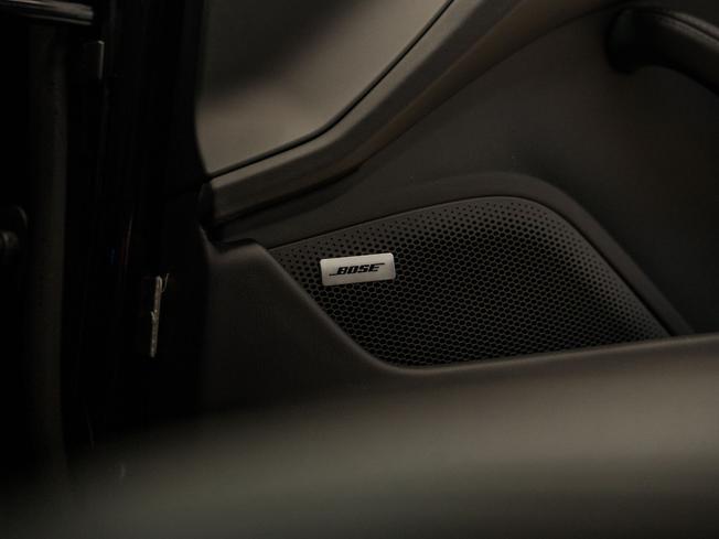 PORSCHE Taycan Photo 24