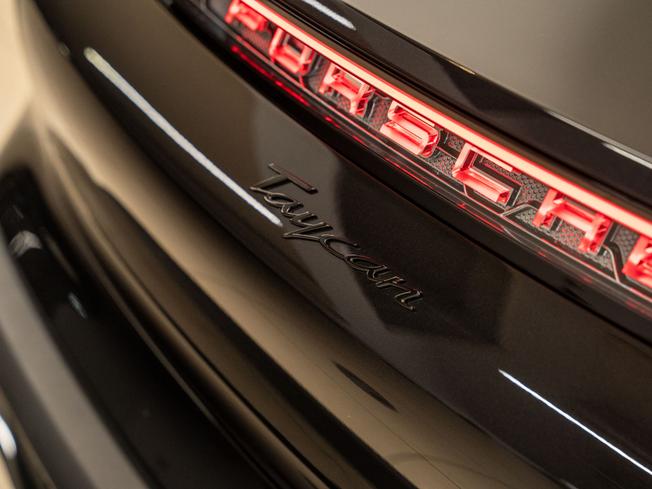 PORSCHE Taycan Photo 34
