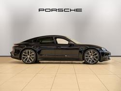 PORSCHE Taycan Photo 5