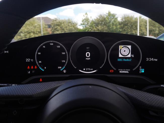 PORSCHE Taycan Photo 15