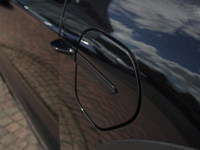 PORSCHE Taycan Photo 25