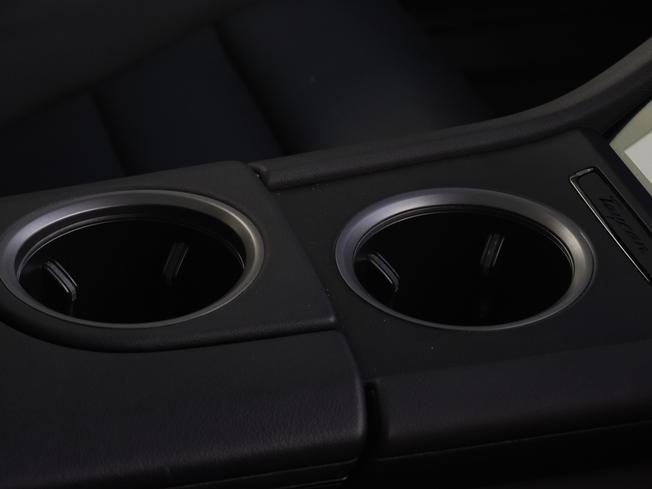 PORSCHE Taycan Photo 29
