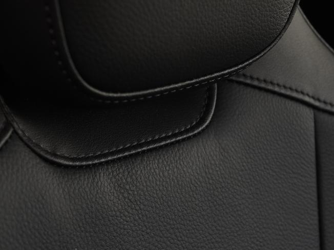 PORSCHE Taycan Photo 31