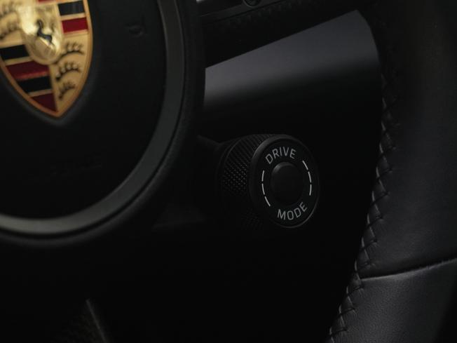 PORSCHE Taycan Photo 34