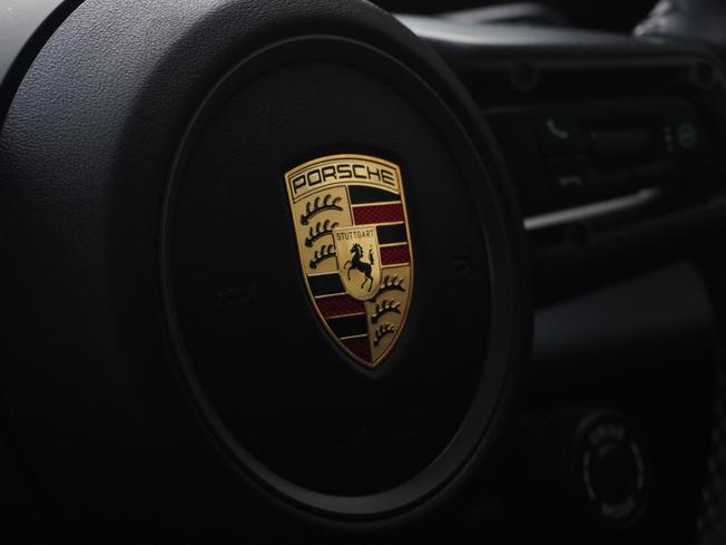 PORSCHE Taycan Photo 36