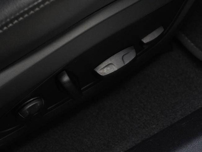 PORSCHE Taycan Photo 37