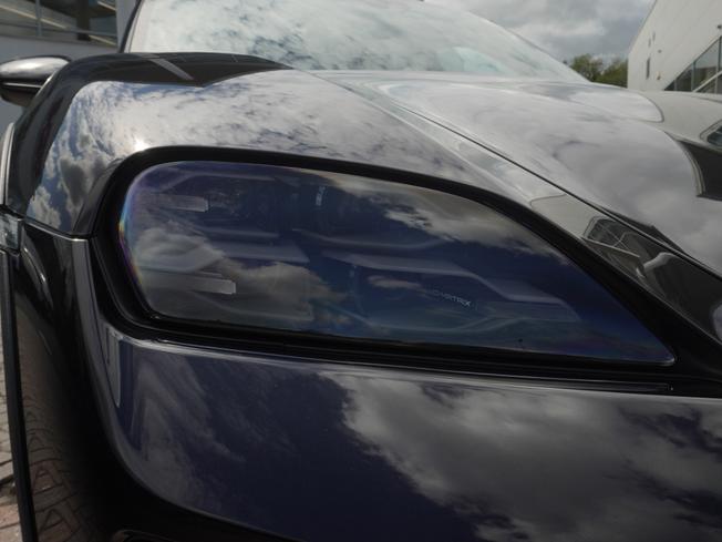 PORSCHE Taycan Photo 40