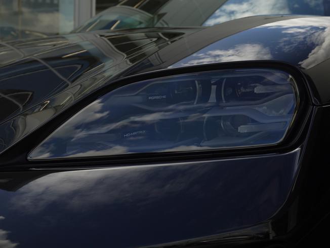 PORSCHE Taycan Photo 42
