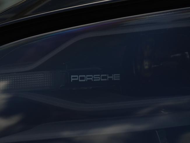 PORSCHE Taycan Photo 43