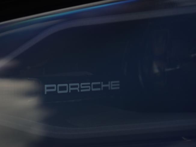 PORSCHE Taycan Photo 44