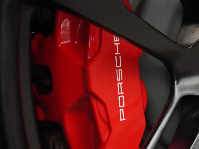 PORSCHE Taycan Photo 47