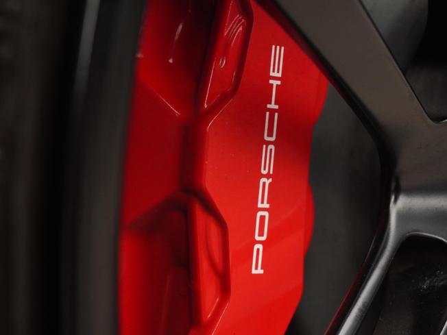 PORSCHE Taycan Photo 48