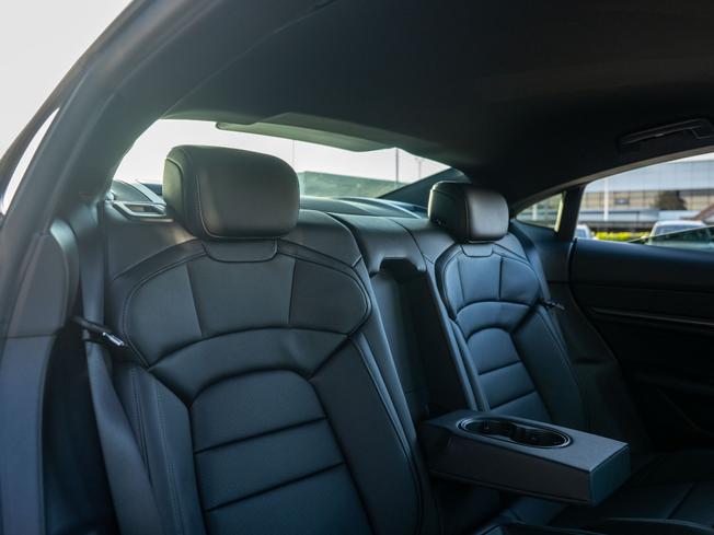 PORSCHE Taycan Photo 12