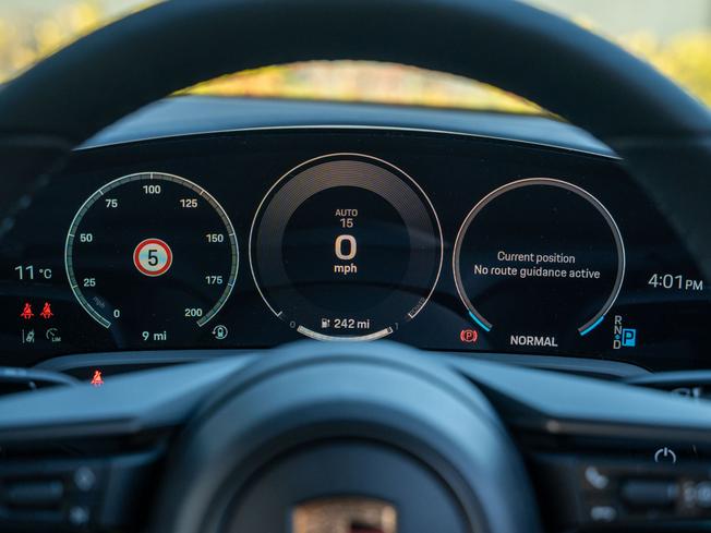 PORSCHE Taycan Photo 19