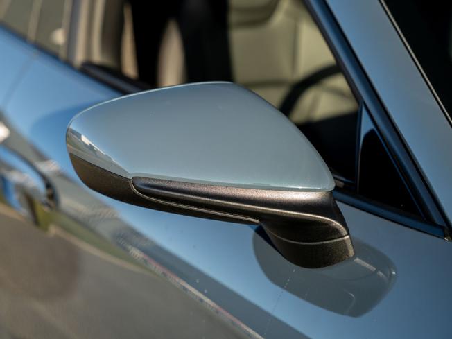 PORSCHE Taycan Photo 29