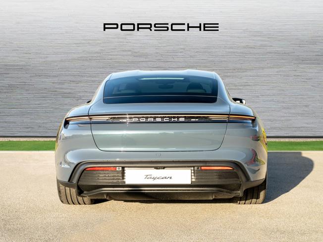PORSCHE Taycan Photo 7