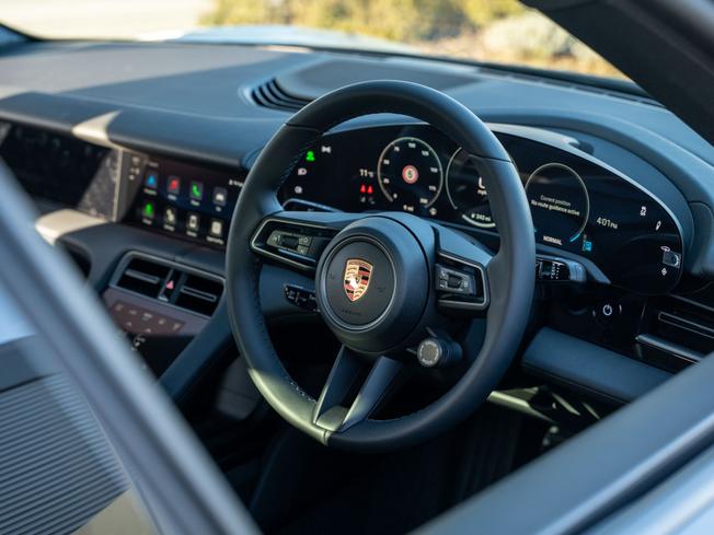 PORSCHE Taycan Photo 9