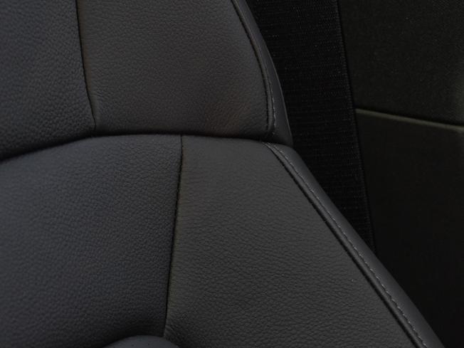 PORSCHE Taycan Photo 18