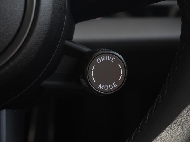 PORSCHE Taycan Photo 32