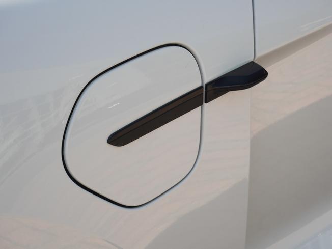 PORSCHE Taycan Photo 42