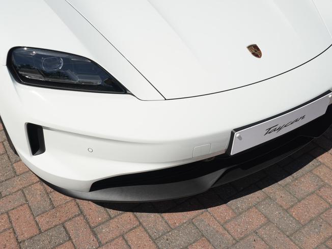 PORSCHE Taycan Photo 43
