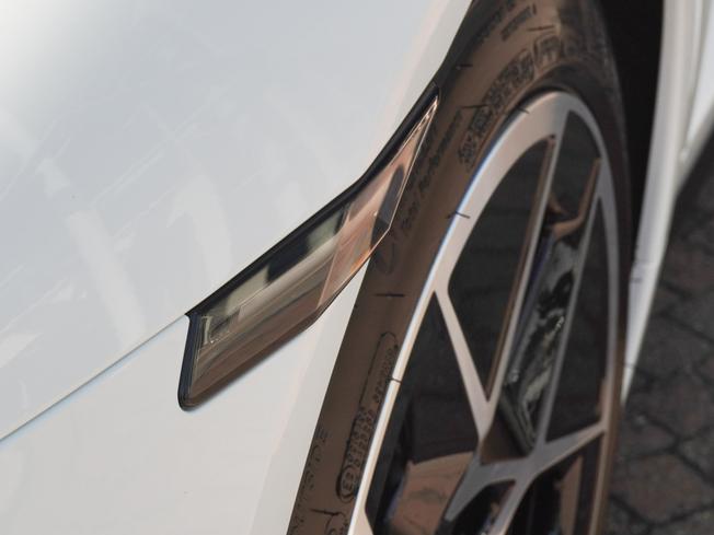 PORSCHE Taycan Photo 46