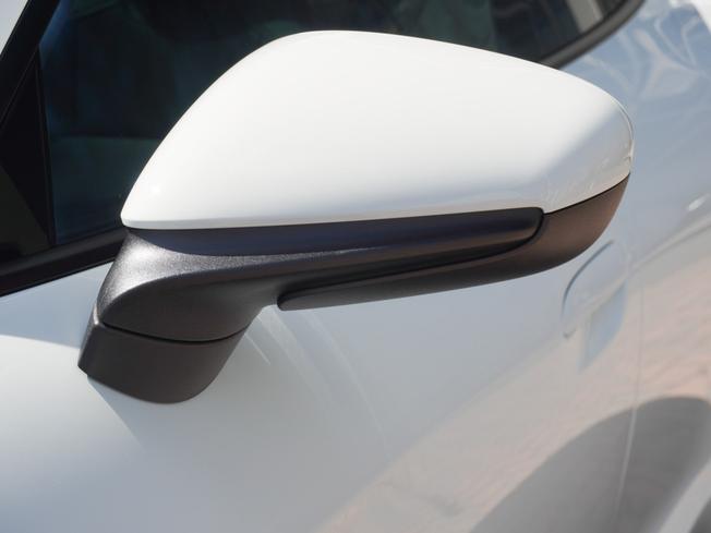 PORSCHE Taycan Photo 47